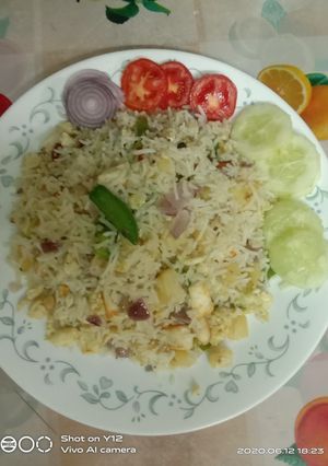মিক্সড ফ্রাইড রাইস (Mixed fried rice recipe in Bengali) রেসিপির প্রধান ছবি