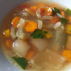 A picture of Sop kikil sederhana.