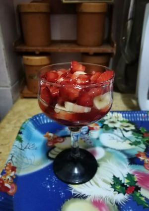 صورة لوصفة كوكتيل فراوله وموز فكره سهله للضيوف 🍓🍌🍹