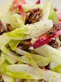 Salada de endívias e pera com nozes