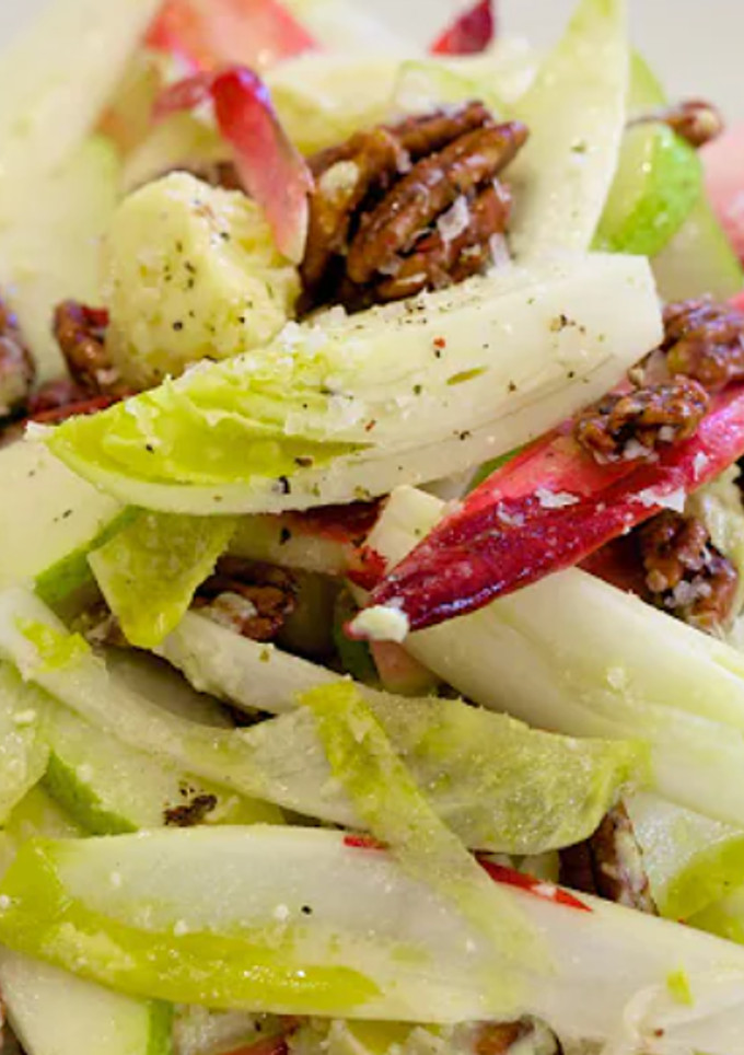 Foto de Salada de endívias e pera com nozes