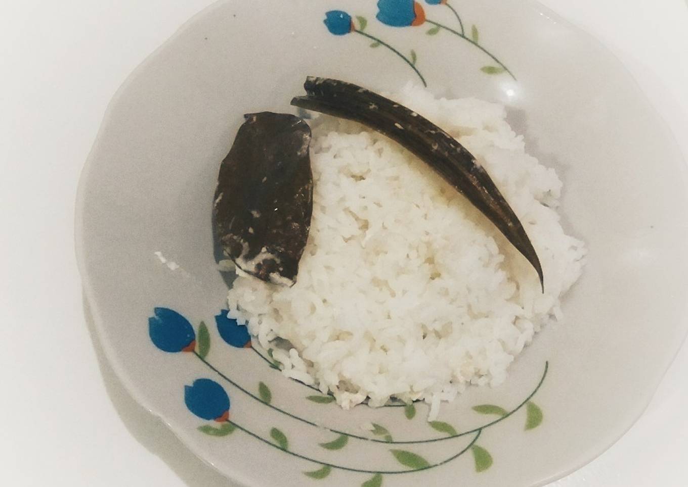 Nasi uduk gurih magic com