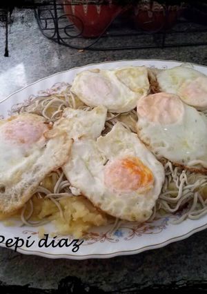 Foto principal de Revuelto de patatas y gulas