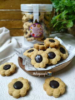 Foto resep Choco coffee flower cookies (1018)