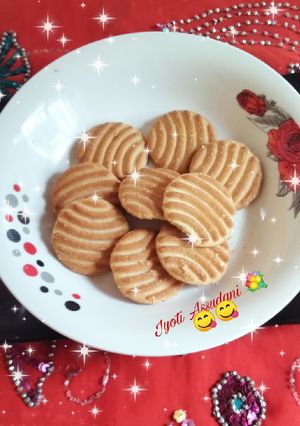 A picture of Whole wheat biscuit with jaggery.