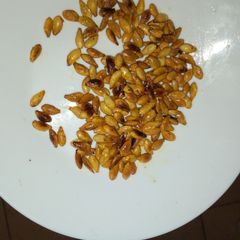 A picture of Fried malenge seeds.