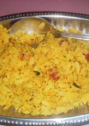 पोहा(poha recipe in hindi) रेसिपी मुख्य फोटो