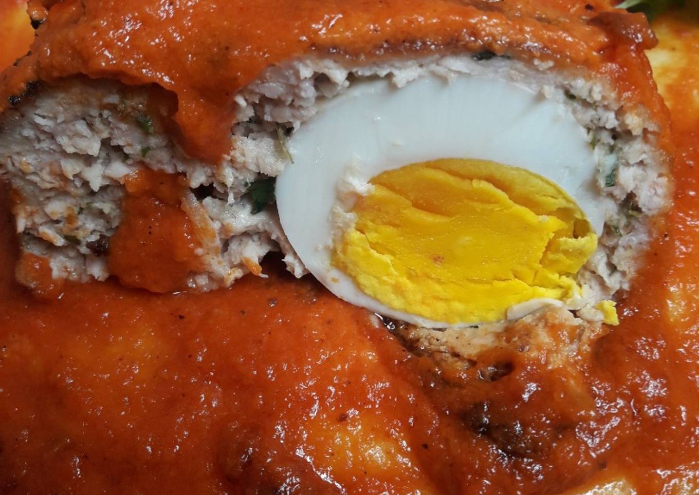 Alb贸ndigas con relleno de huevo duro馃嚨馃嚜