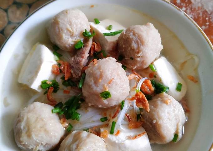 Resep Kuah bakso bening mudah oleh Bude Aurora Cookpad