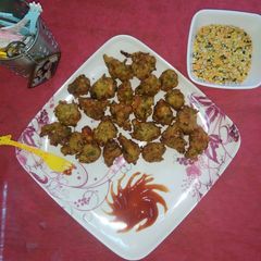A picture of Mix daal pakode.