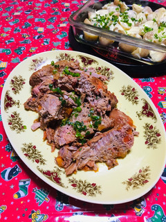 Una foto de Lomo de Cerdo en olla a presión (express) con ensalada de papas cocktail!!