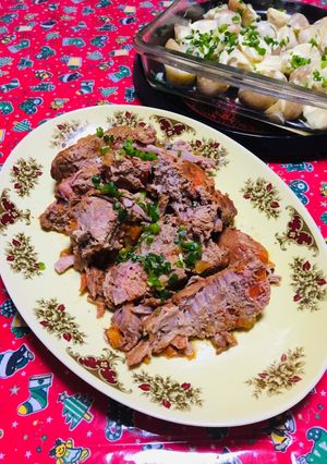 Una foto de Lomo de Cerdo en olla a presión (express) con ensalada de papas cocktail!!