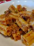 Maccheroni 5 buchi al ragù