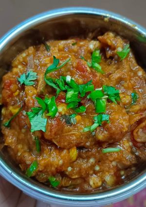 बैंगन का भरता(baingun ka bharta recipe in hindi) रेसिपी मुख्य फोटो