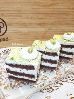 Rendkívül puha piskóta (pisztáciahabbal) recept fotója