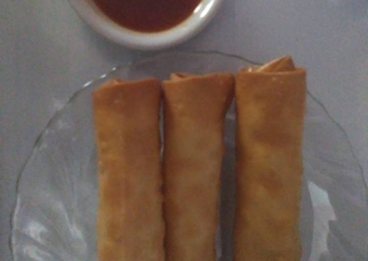 Bagaimana Menyiapkan Lumpia ala mie, Sempurna