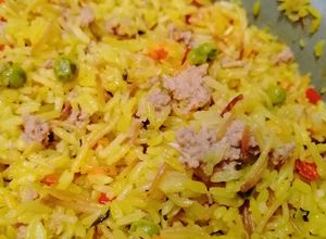 Una foto de Arroz con atún