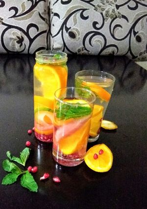 A picture of Lemon Detox Water.