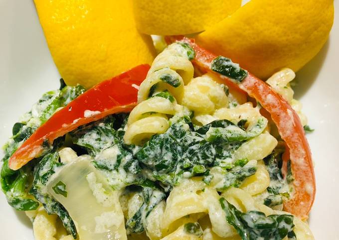 Lemony Spinach and Ricotta Pasta