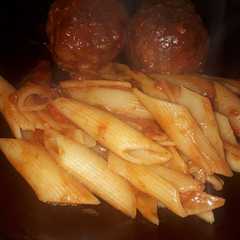 Una foto de Fideos con Albóndigas