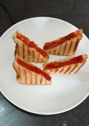 ग्रिल सैंडविच(grill sandwich recipe in Hindi) रेसिपी मुख्य फोटो