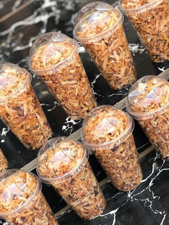 A picture of Coconut flakes.
