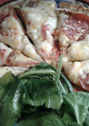 A picture of Low carb tortilla pizza.