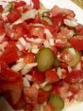 Ensalada criolla con pepinillos..