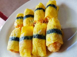 Foto resep Nasi Kepal Egg Roll