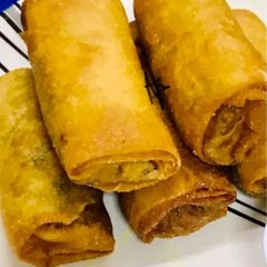 A picture of Chicken spring roll wrappers.