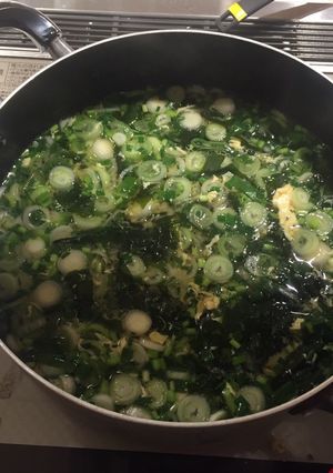 A picture of Miso soup.