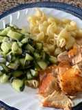 Salmão com massa cotovelinho e curgete