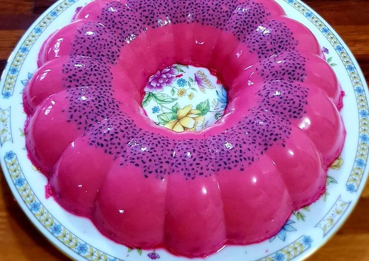 Recipe of Favorite Puding Buah Naga (Dragon Fruit Puding)