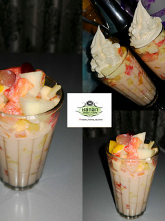 A picture of Yogurt fruits salad.