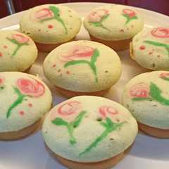 A picture of Jelita Mini Cake/ Bolu Pandan Mini.