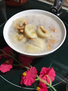 Hình của món Chè chuối bột báng.
