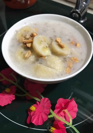 Hình của món Chè chuối bột báng.