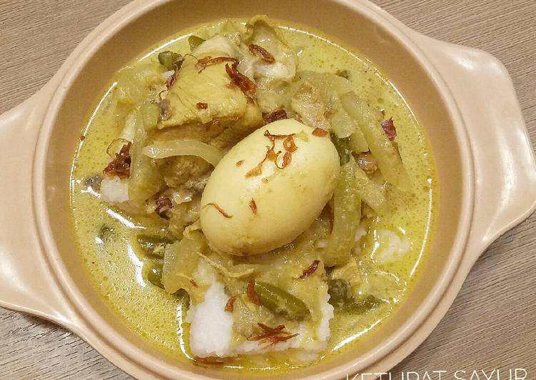 Resep Sayur Godog Ayam telur + Lontong ricecooker yang Bikin Ngiler