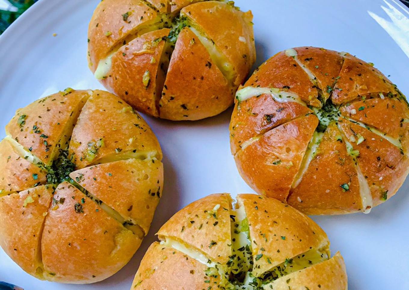 Korean Garlic Cheese Bread