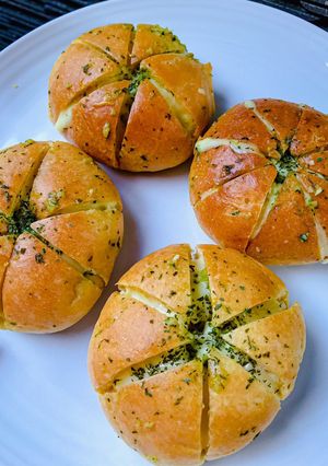 Foto resep Korean Garlic Cheese Bread