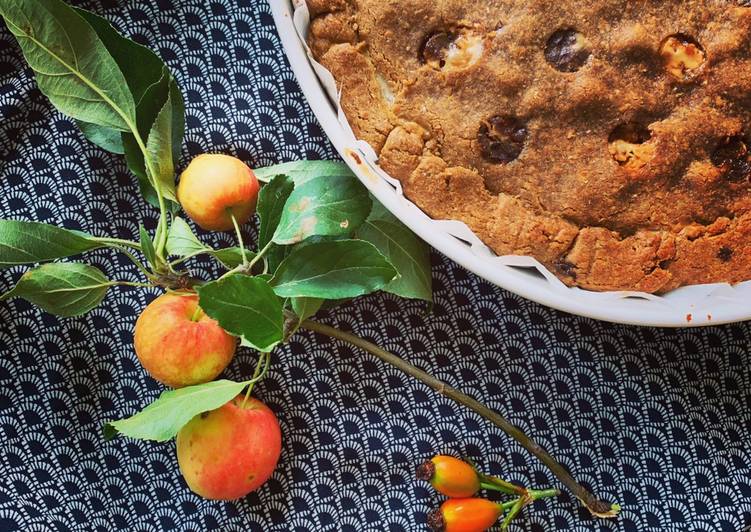 Steps to Prepare Super Quick Homemade Crostata selvatica di mele, rosa canina e yogurt