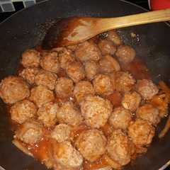 Bola daging saos tomat রেসিপির প্রধান ছবি