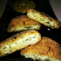 A picture of Paneer stuff kachori.