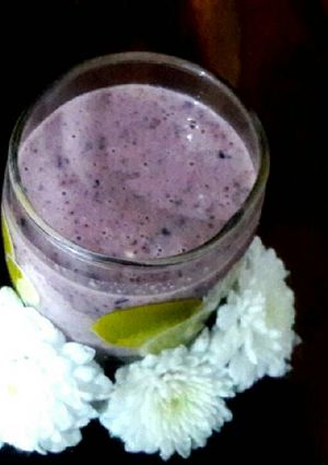 A picture of Seasonal smoothie with Flaxseeds.