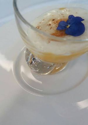 Una foto de Arroz con leche y melocotón