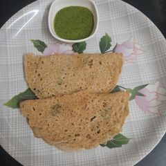 A picture of Jowar rava dosa.