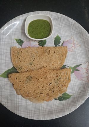 A picture of Jowar rava dosa.