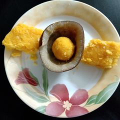 A picture of Coconut burfi.