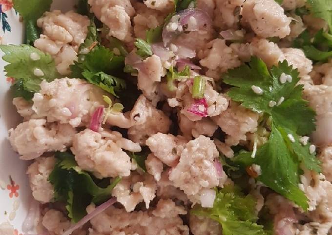 Larb (Salad Ayam ala Laos)