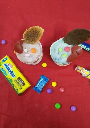 A picture of Blue current and strawberry ice cream.